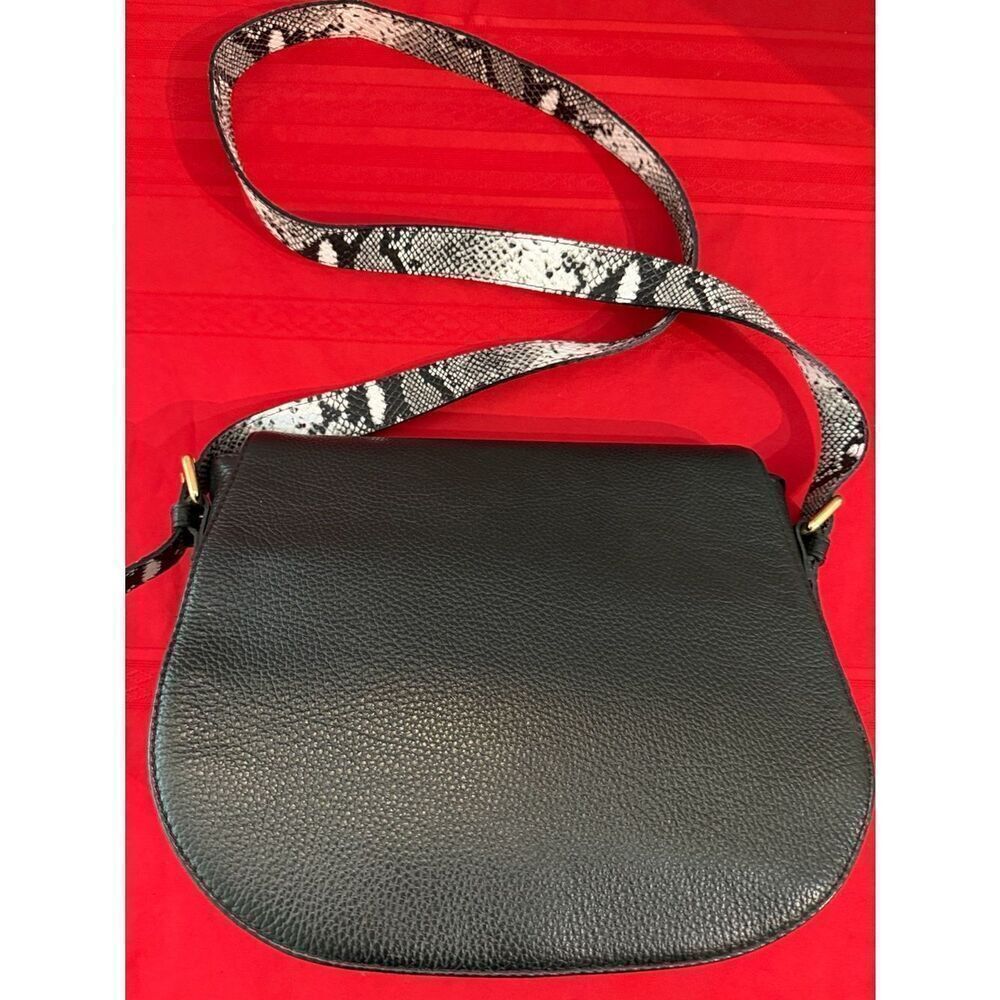 Laura Di Maggio Black Pebbled Leather Crossbody Bag with Snake-Print Strap
